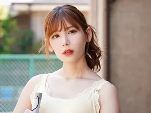 Cậu em trai phát hiện chị kế tự kỷ có quả sextoy to đùng…
